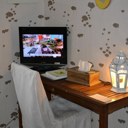 Logis Le Relais Sarrasin Hotel Vezenobres Екстериор снимка
