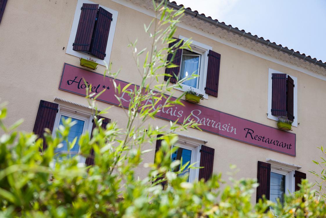 Logis Le Relais Sarrasin Hotel Vezenobres Екстериор снимка