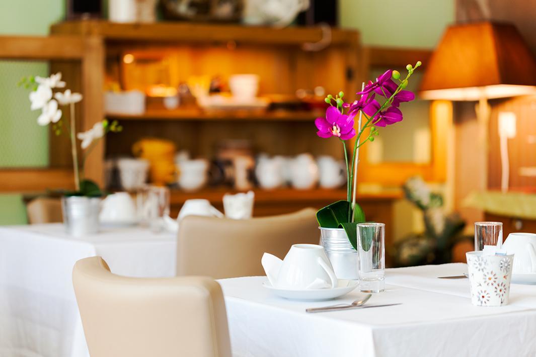 Logis Le Relais Sarrasin Hotel Vezenobres Екстериор снимка