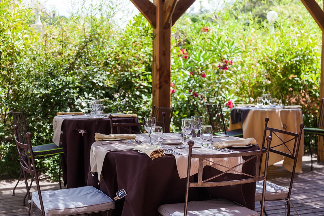 Logis Le Relais Sarrasin Hotel Vezenobres Екстериор снимка