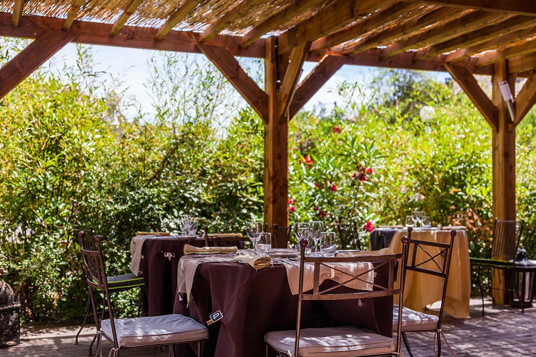 Logis Le Relais Sarrasin Hotel Vezenobres Екстериор снимка