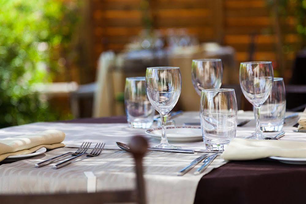Logis Le Relais Sarrasin Hotel Vezenobres Екстериор снимка