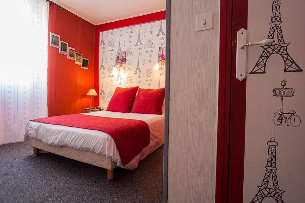 Logis Le Relais Sarrasin Hotel Vezenobres Екстериор снимка